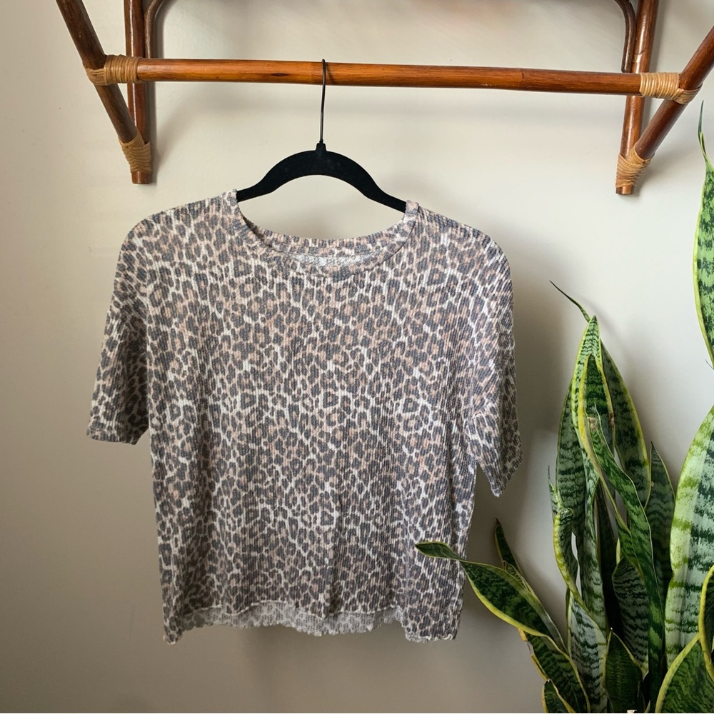 American Eagle Cheetah Leopard Print T Shirt